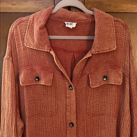 BIBI SHACKET IN VINTAGE BRICK w/ BUTTON FRONT-COLLAR-CHEST & SIDE FRONT POCKETS - Picture 4 of 11